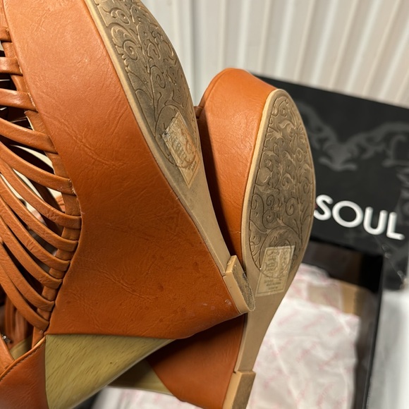 Women’s Wedge Sandal - Picture 4 of 7